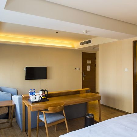 Ji Hotel Shanghai Hongqiao Transport Hub Linkong Zone Exterior photo
