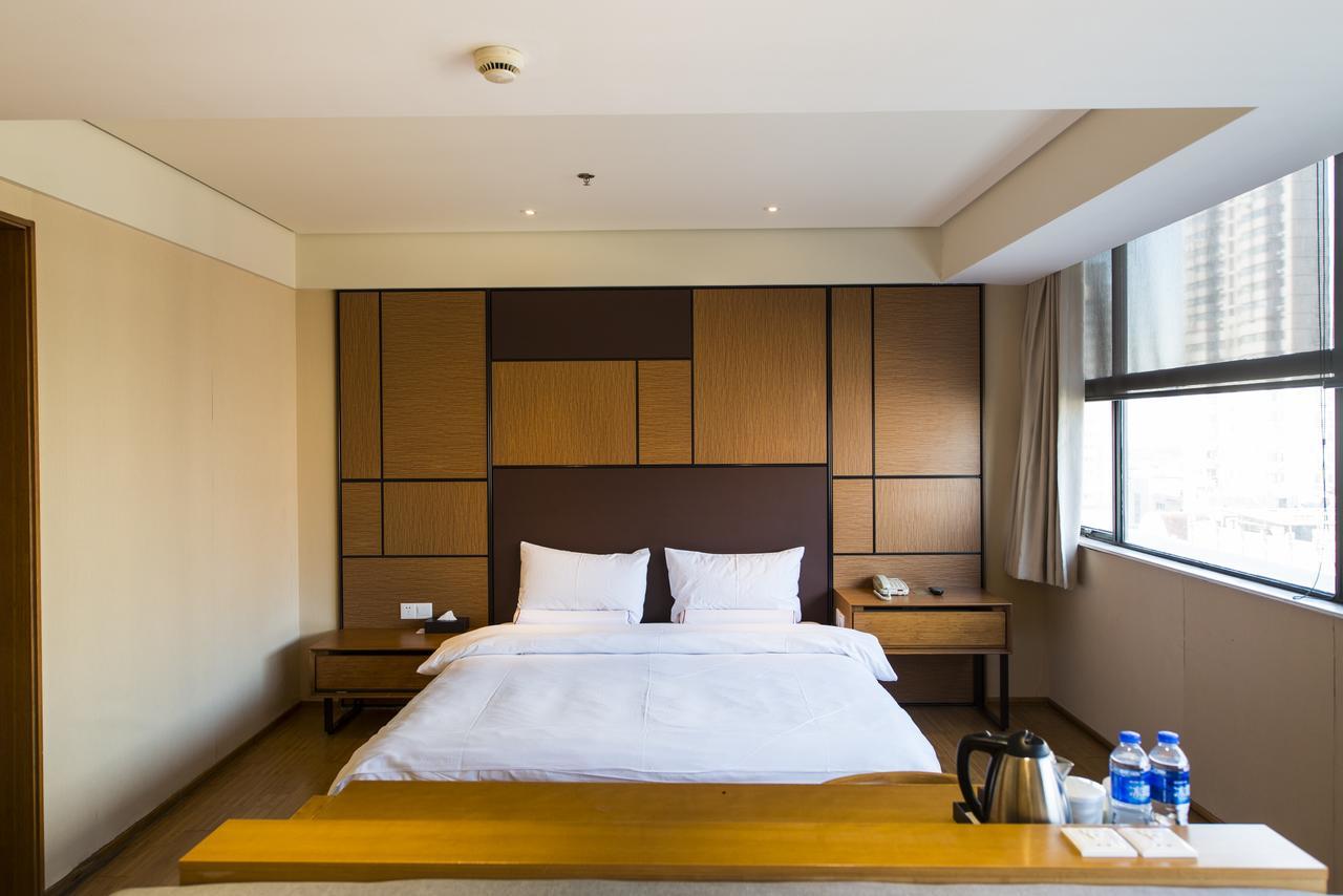 Ji Hotel Shanghai Hongqiao Transport Hub Linkong Zone Exterior photo