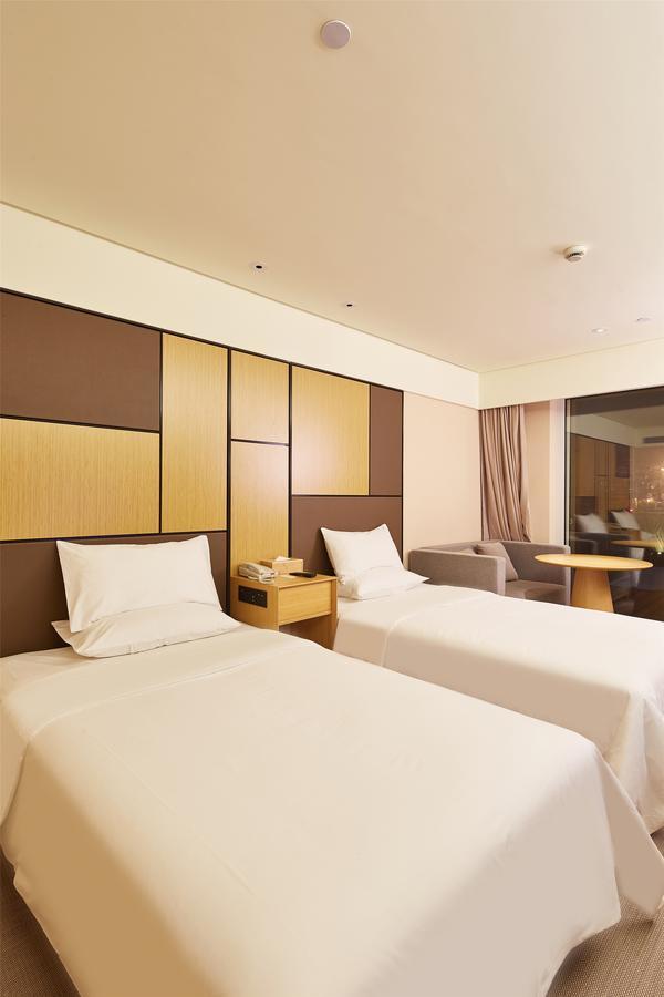 Ji Hotel Shanghai Hongqiao Transport Hub Linkong Zone Exterior photo