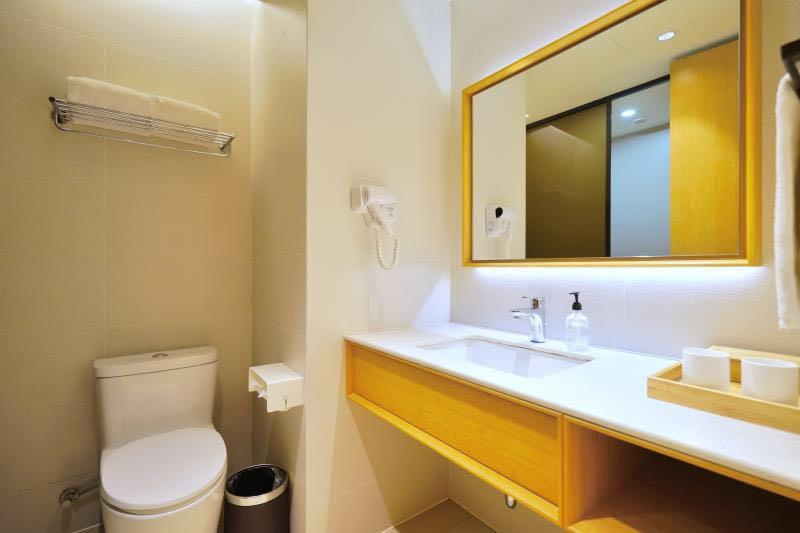 Ji Hotel Shanghai Hongqiao Transport Hub Linkong Zone Exterior photo